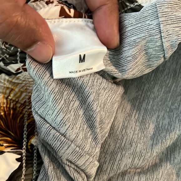 Express swim trunks for men (Size M) - Picture 7 of 9